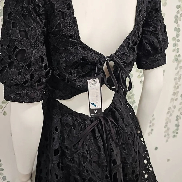 Lulu's For a Moment Black Lace Cutout Mini Skater Dress Size M - Picture 7 of 12